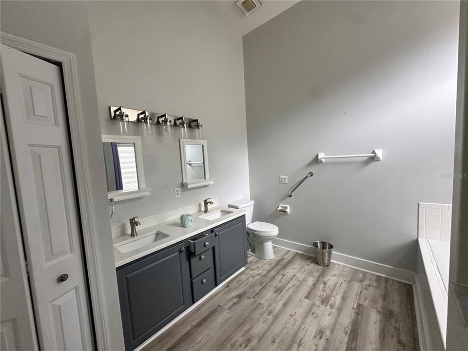 En Venta: $299,000 (2 camas, 2 baños, 2507 Pies cuadrados)