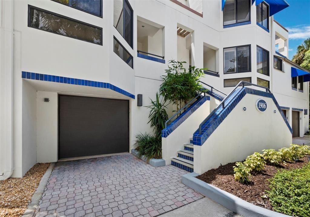 For Sale: $799,000 (2 beds, 2 baths, 1590 Square Feet)