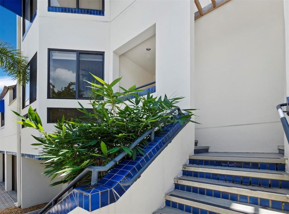 For Sale: $799,000 (2 beds, 2 baths, 1590 Square Feet)