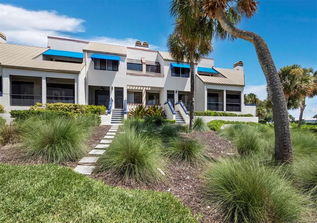 For Sale: $799,000 (2 beds, 2 baths, 1590 Square Feet)