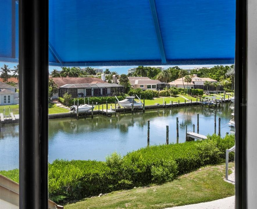 For Sale: $799,000 (2 beds, 2 baths, 1590 Square Feet)