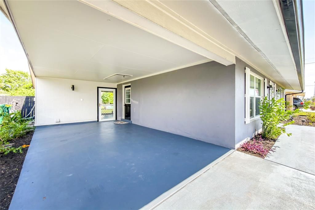 For Sale: $229,000 (2 beds, 2 baths, 914 Square Feet)