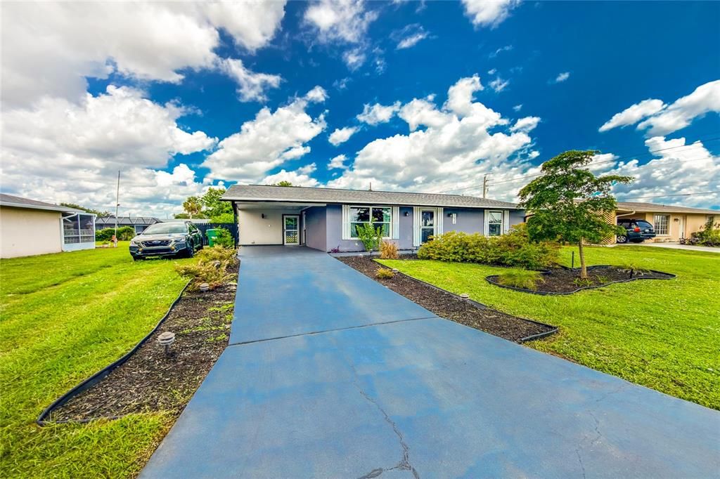 For Sale: $229,000 (2 beds, 2 baths, 914 Square Feet)