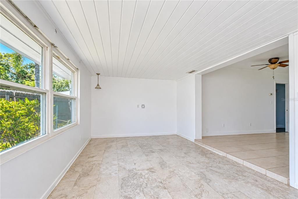 En Renta: $2,650 (3 camas, 2 baños, 1663 Pies cuadrados)