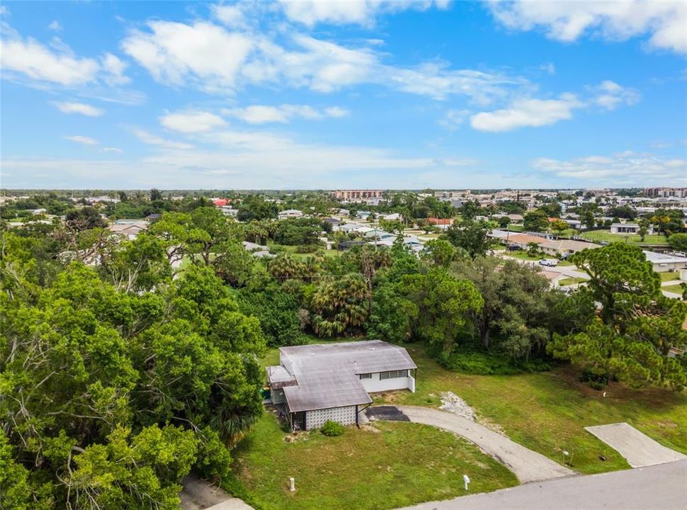 En Venta: $240,000 (3 camas, 2 baños, 1308 Pies cuadrados)