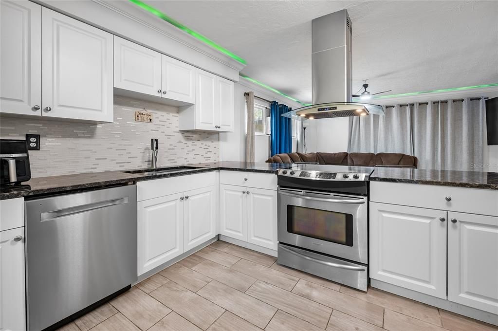 En Venta: $240,000 (3 camas, 2 baños, 1308 Pies cuadrados)