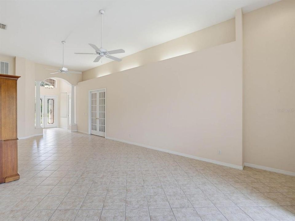 En Venta: $589,000 (2 camas, 2 baños, 2232 Pies cuadrados)
