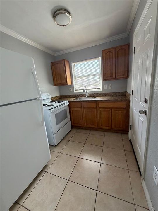 For Rent: $1,350 (2 beds, 1 baths, 800 Square Feet)