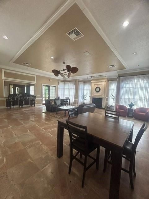 For Rent: $2,000 (2 beds, 2 baths, 1274 Square Feet)