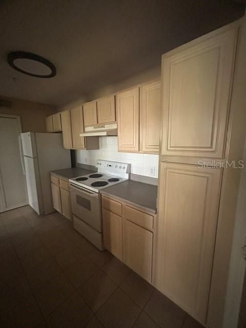 For Rent: $2,000 (2 beds, 2 baths, 1274 Square Feet)