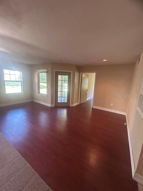 For Rent: $2,000 (2 beds, 2 baths, 1274 Square Feet)