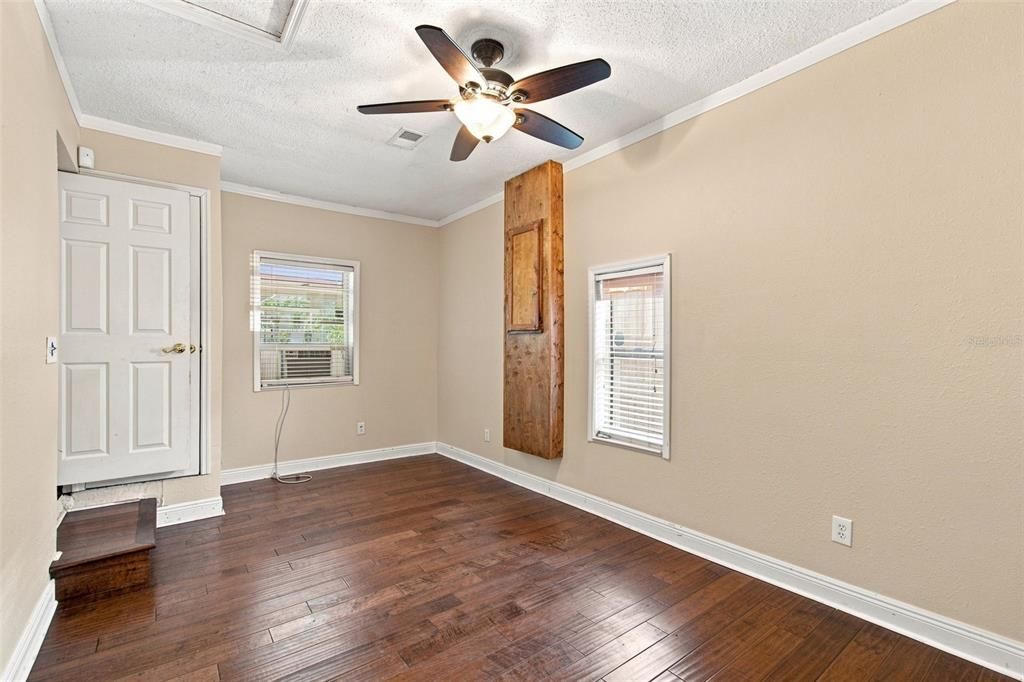 For Sale: $550,000 (3 beds, 2 baths, 1527 Square Feet)