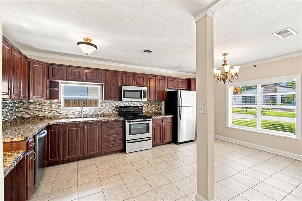 For Sale: $550,000 (3 beds, 2 baths, 1527 Square Feet)