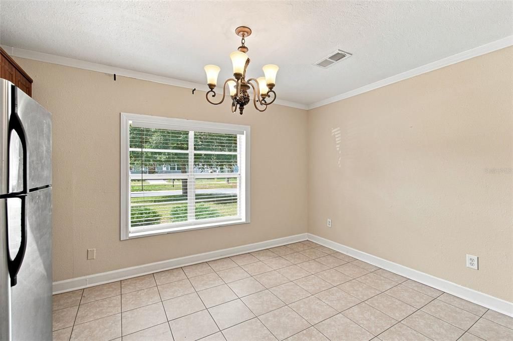 For Sale: $550,000 (3 beds, 2 baths, 1527 Square Feet)