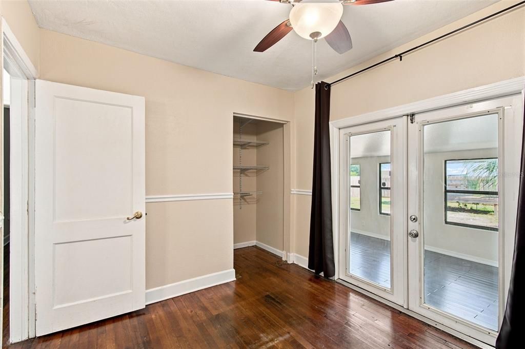 For Sale: $550,000 (3 beds, 2 baths, 1527 Square Feet)