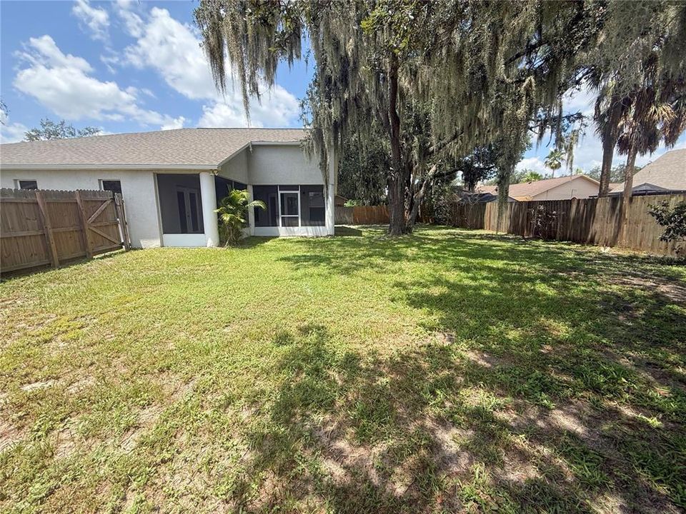 En Venta: $350,200 (3 camas, 2 baños, 1636 Pies cuadrados)