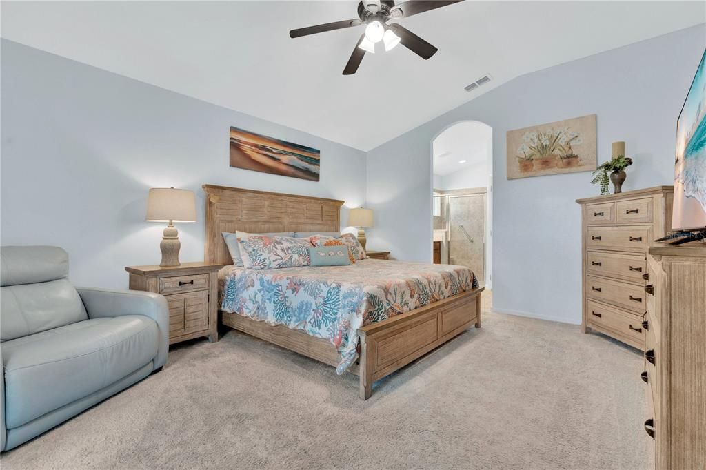 For Sale: $369,000 (4 beds, 2 baths, 1625 Square Feet)