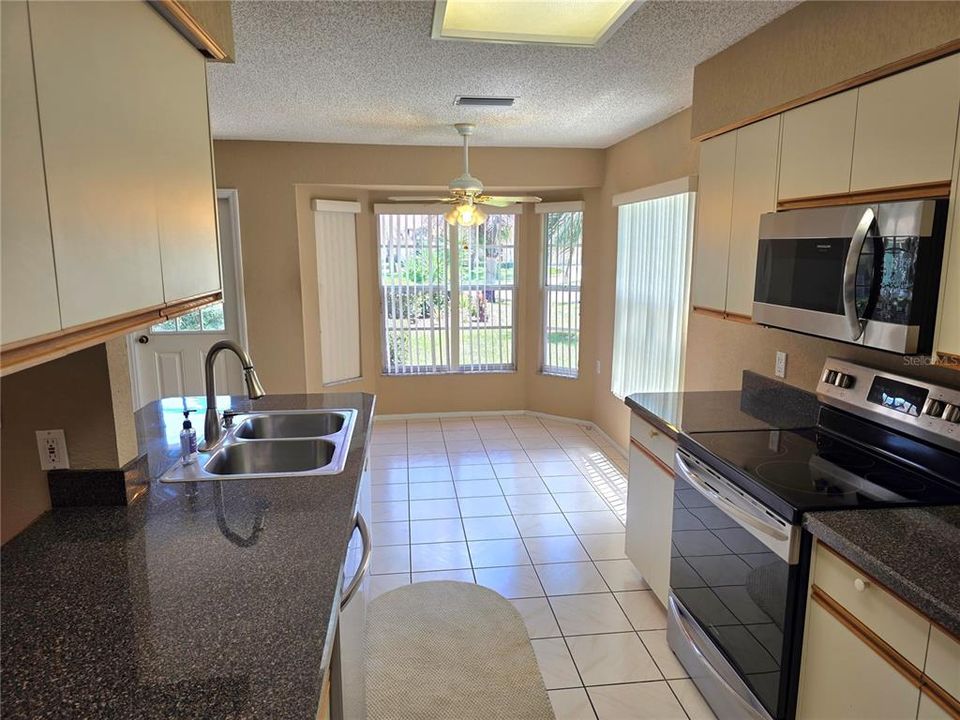 For Sale: $249,900 (2 beds, 2 baths, 1781 Square Feet)