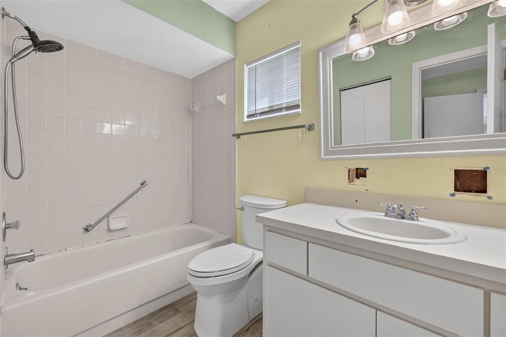 For Sale: $195,000 (2 beds, 2 baths, 1008 Square Feet)