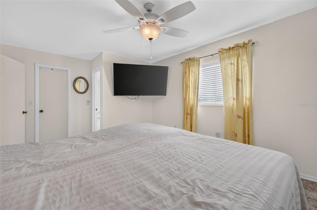 For Sale: $195,000 (2 beds, 2 baths, 1008 Square Feet)