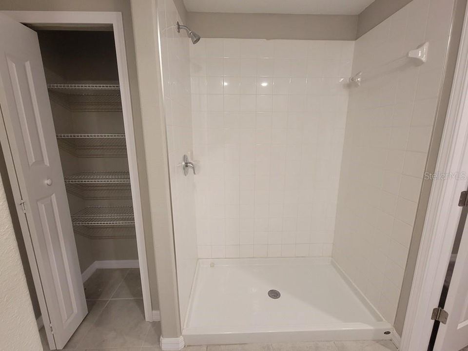 В аренду: $2,095 (4 спален, 2 ванн, 1870 Квадратных фут)
