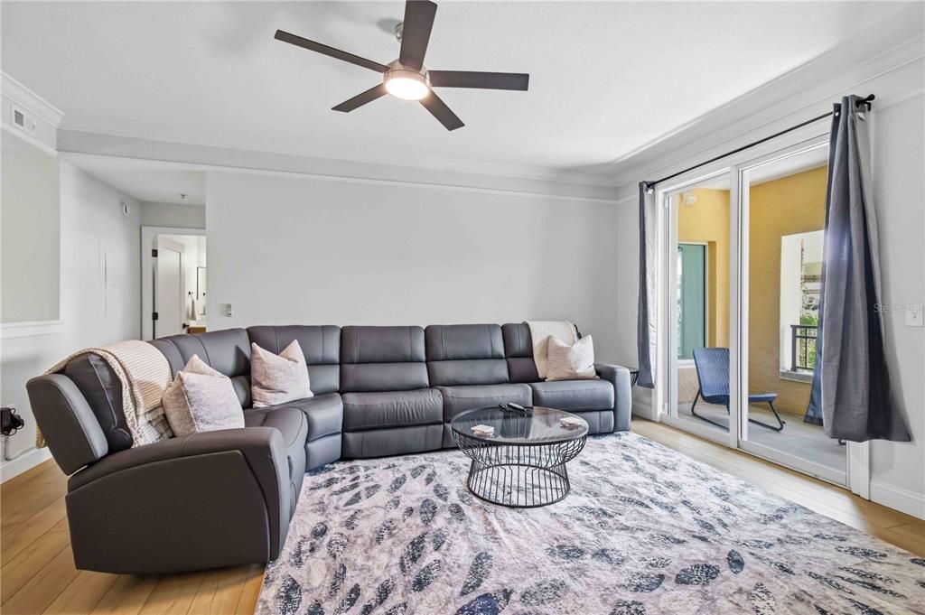 For Sale: $524,900 (2 beds, 2 baths, 1160 Square Feet)
