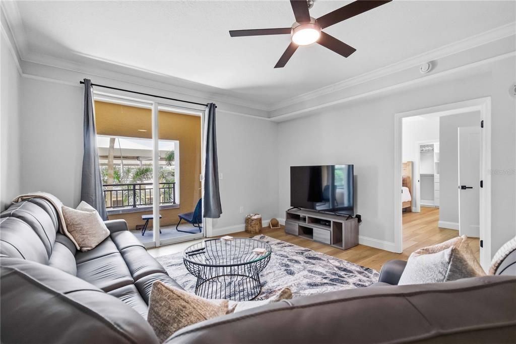 For Sale: $524,900 (2 beds, 2 baths, 1160 Square Feet)