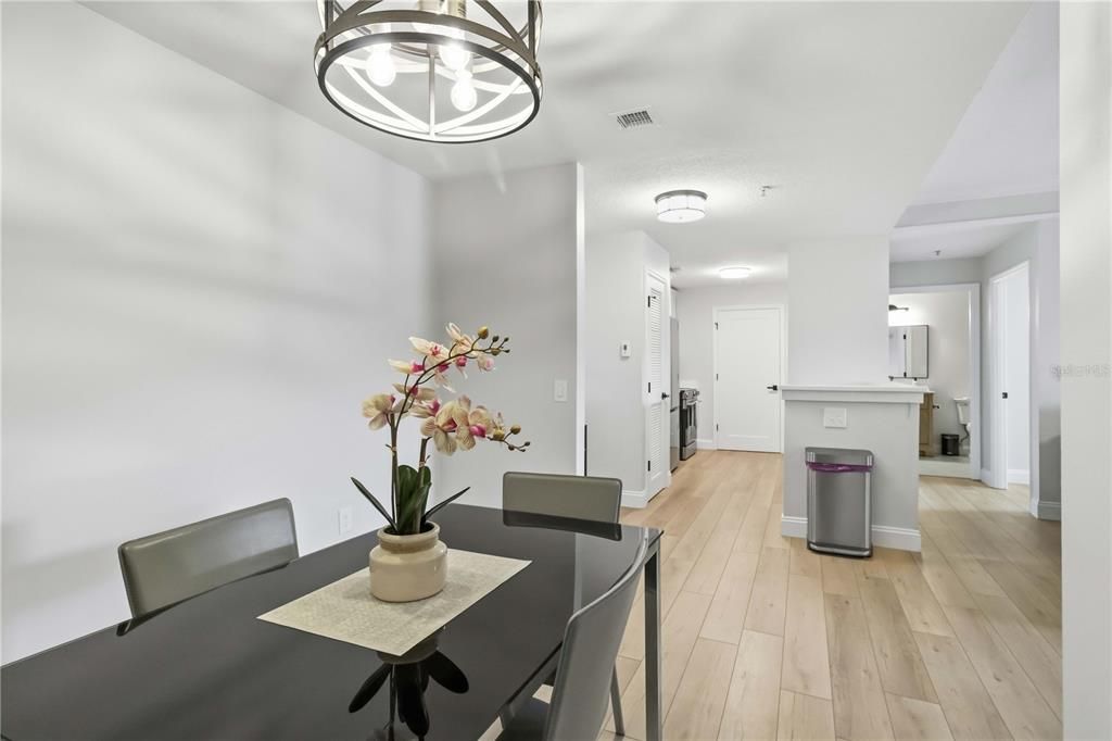 For Sale: $524,900 (2 beds, 2 baths, 1160 Square Feet)