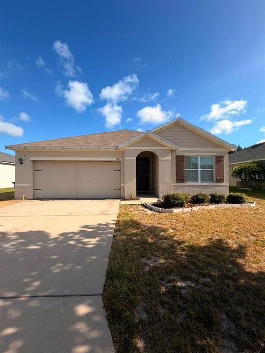For Rent: $1,900 (3 beds, 2 baths, 1690 Square Feet)