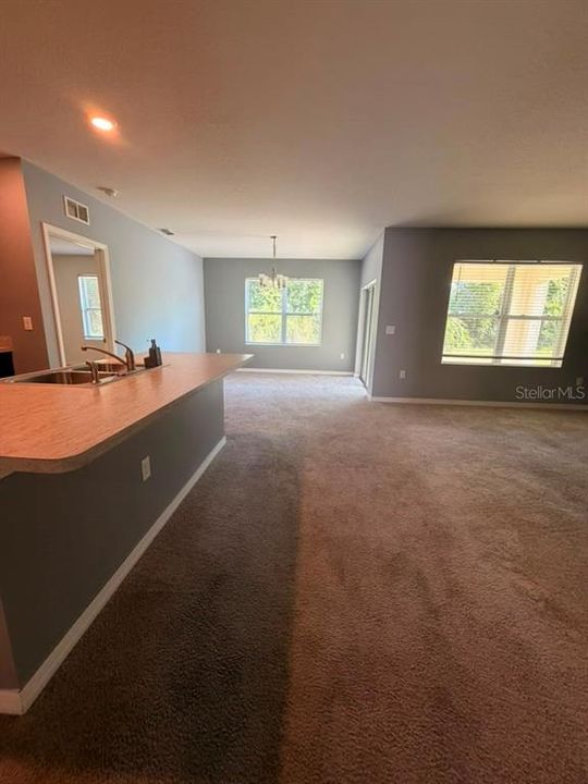 For Rent: $1,900 (3 beds, 2 baths, 1690 Square Feet)