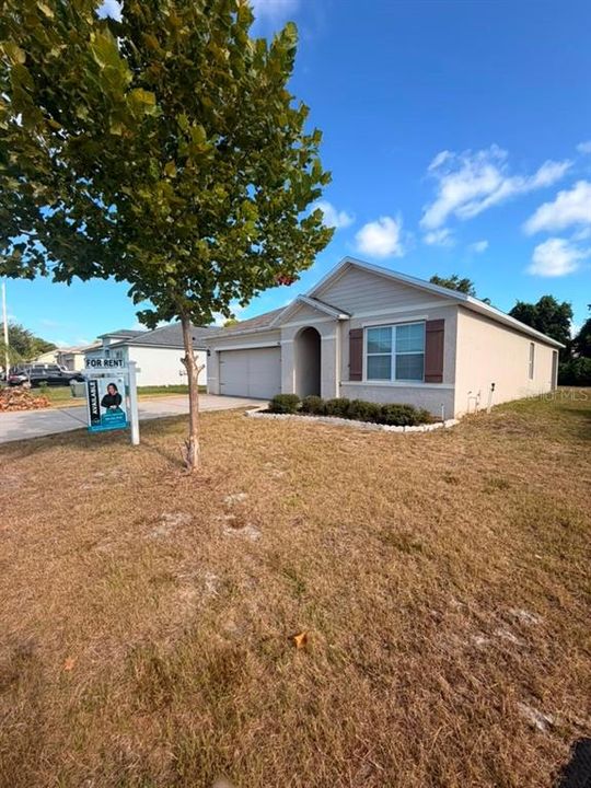 For Rent: $1,900 (3 beds, 2 baths, 1690 Square Feet)