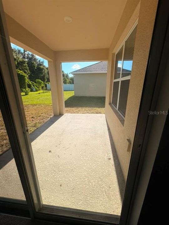 For Rent: $1,900 (3 beds, 2 baths, 1690 Square Feet)