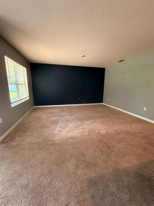 For Rent: $1,900 (3 beds, 2 baths, 1690 Square Feet)