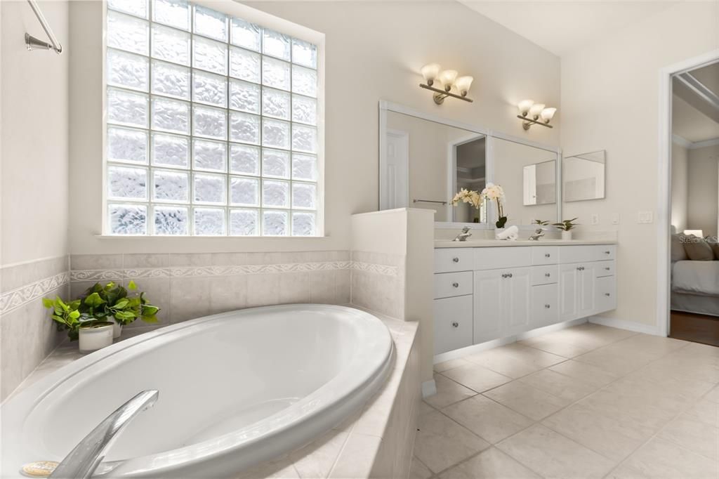 For Sale: $410,000 (3 beds, 2 baths, 2113 Square Feet)