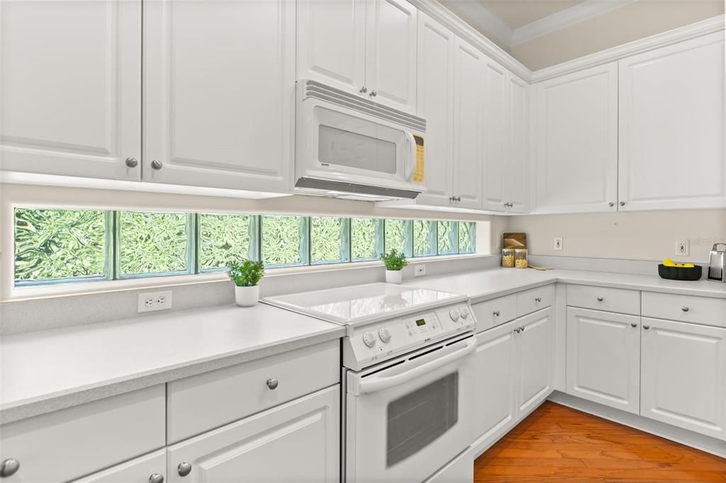 For Sale: $410,000 (3 beds, 2 baths, 2113 Square Feet)