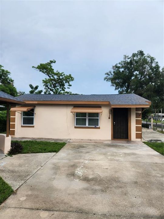 For Rent: $2,100 (2 beds, 1 baths, 970 Square Feet)
