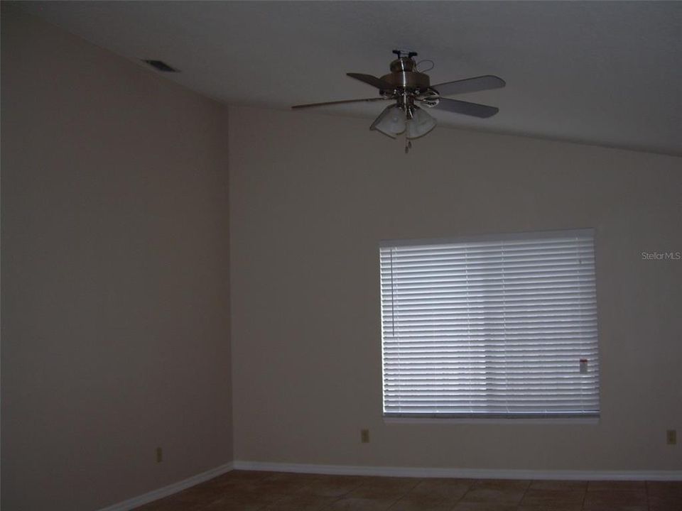 For Rent: $2,095 (3 beds, 2 baths, 1532 Square Feet)