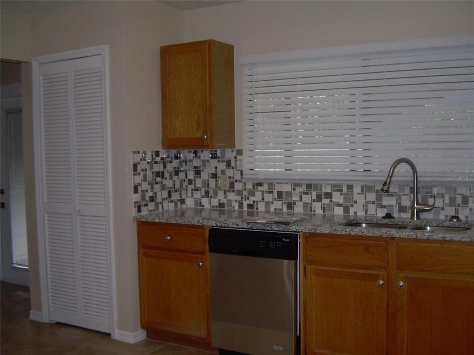 For Rent: $2,095 (3 beds, 2 baths, 1532 Square Feet)