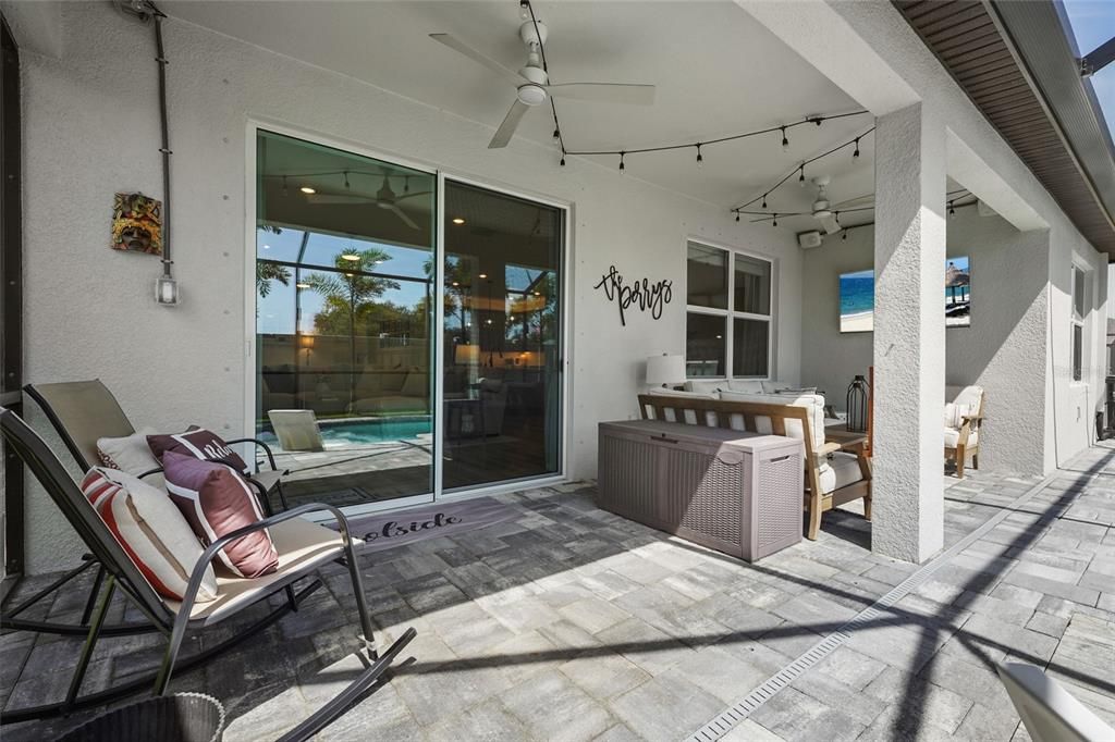 For Sale: $599,999 (3 beds, 3 baths, 2258 Square Feet)