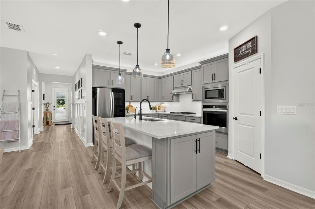 For Sale: $599,999 (3 beds, 3 baths, 2258 Square Feet)
