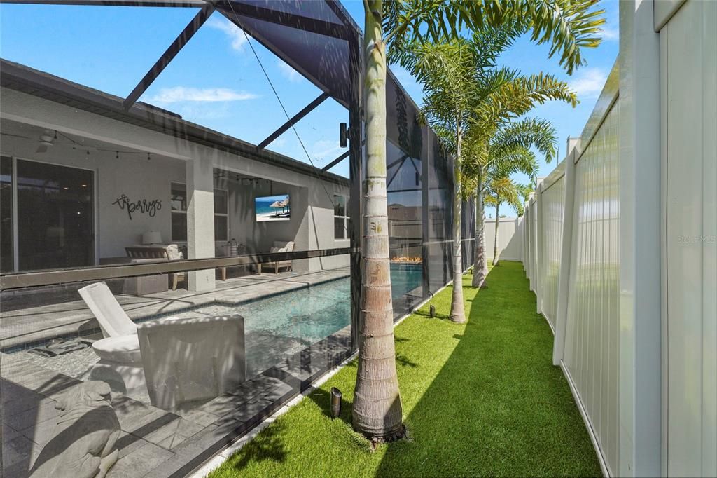 For Sale: $599,999 (3 beds, 3 baths, 2258 Square Feet)