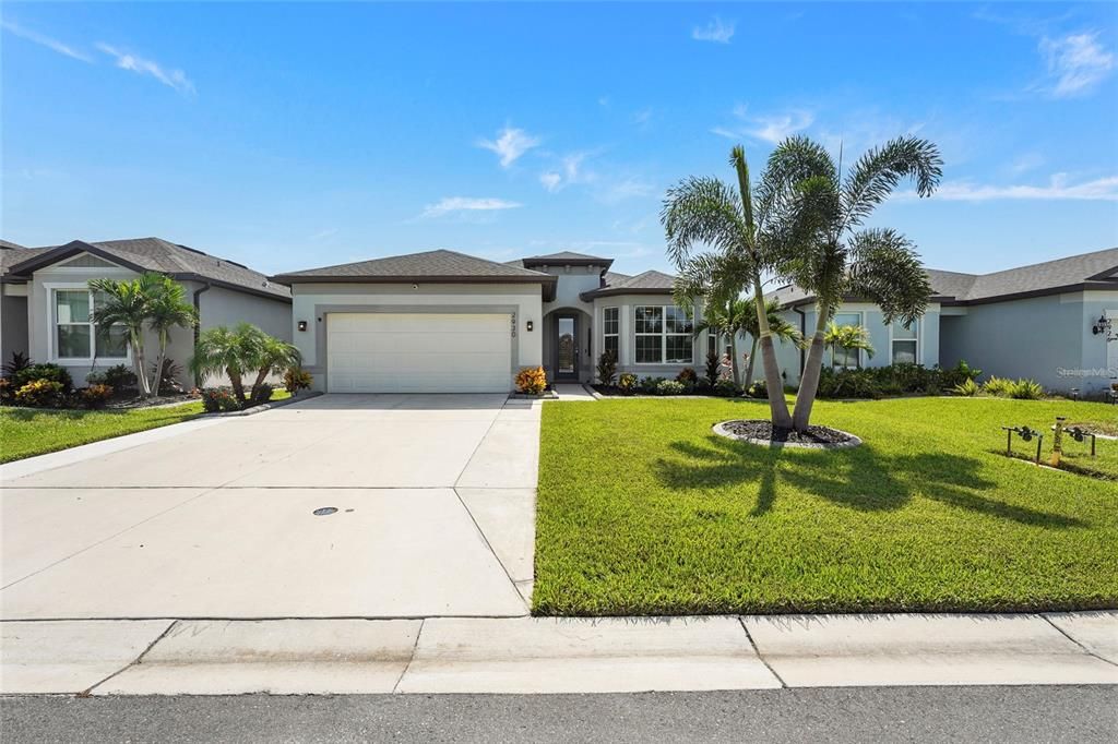 For Sale: $599,999 (3 beds, 3 baths, 2258 Square Feet)