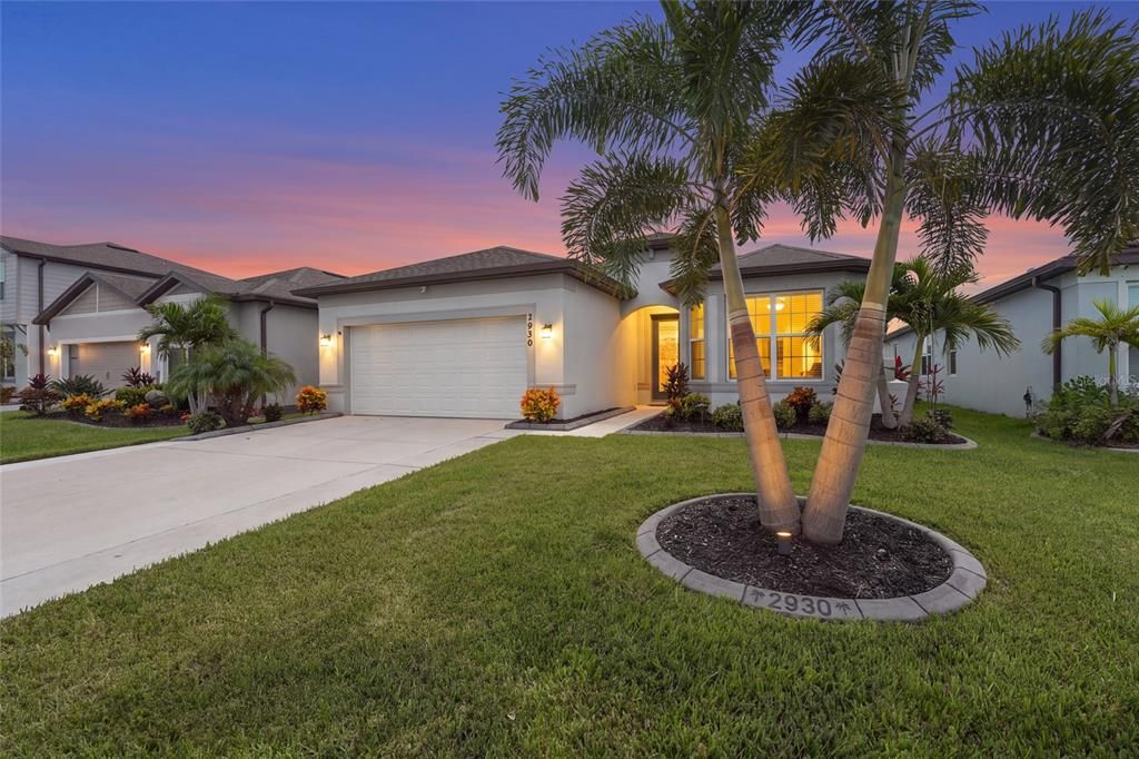 For Sale: $599,999 (3 beds, 3 baths, 2258 Square Feet)
