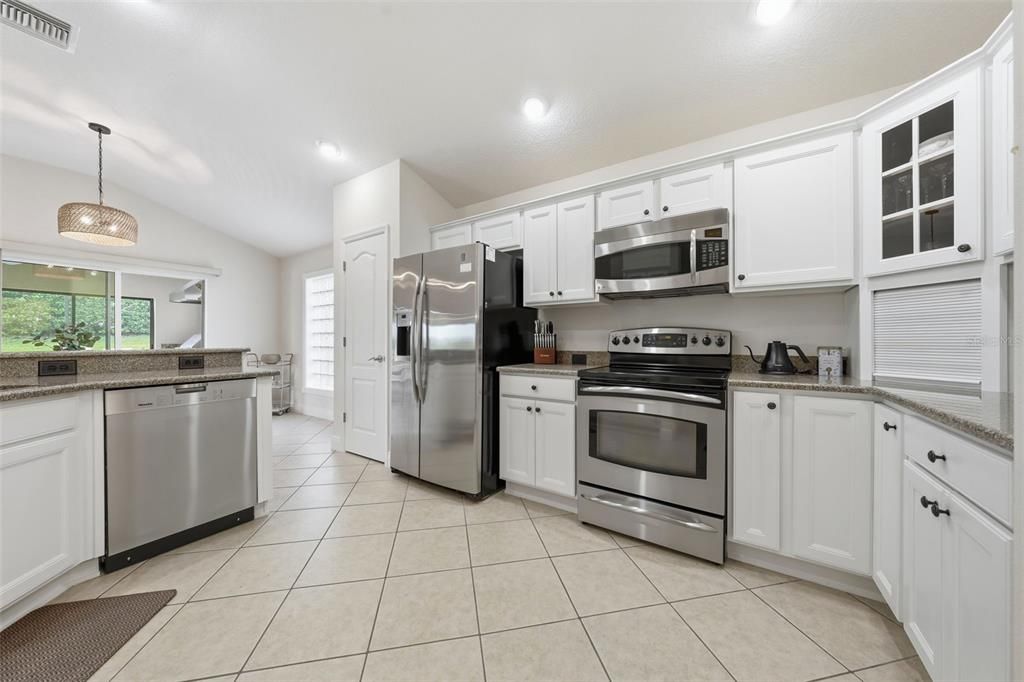 For Sale: $799,900 (3 beds, 2 baths, 2000 Square Feet)
