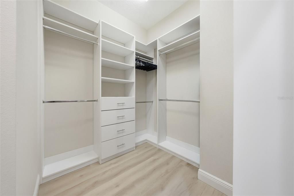 For Sale: $799,900 (3 beds, 2 baths, 2000 Square Feet)