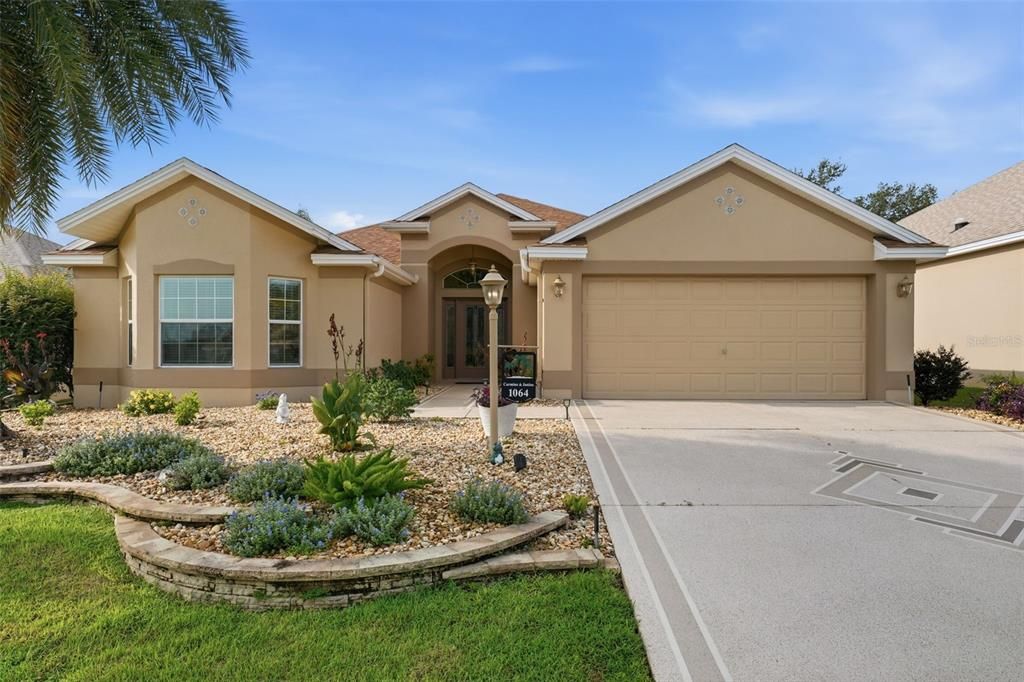 For Sale: $799,900 (3 beds, 2 baths, 2000 Square Feet)