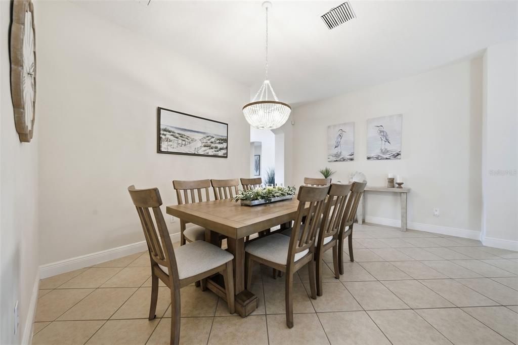 For Sale: $799,900 (3 beds, 2 baths, 2000 Square Feet)