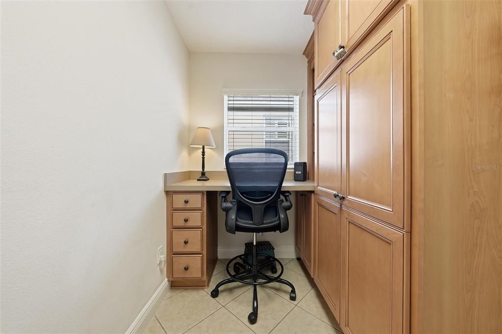 For Sale: $799,900 (3 beds, 2 baths, 2000 Square Feet)