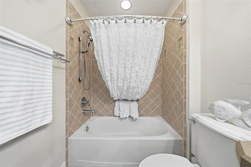 For Sale: $799,900 (3 beds, 2 baths, 2000 Square Feet)