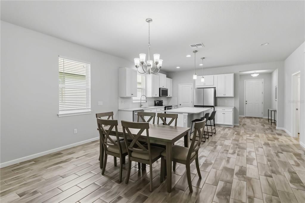 For Sale: $389,000 (3 beds, 2 baths, 2017 Square Feet)
